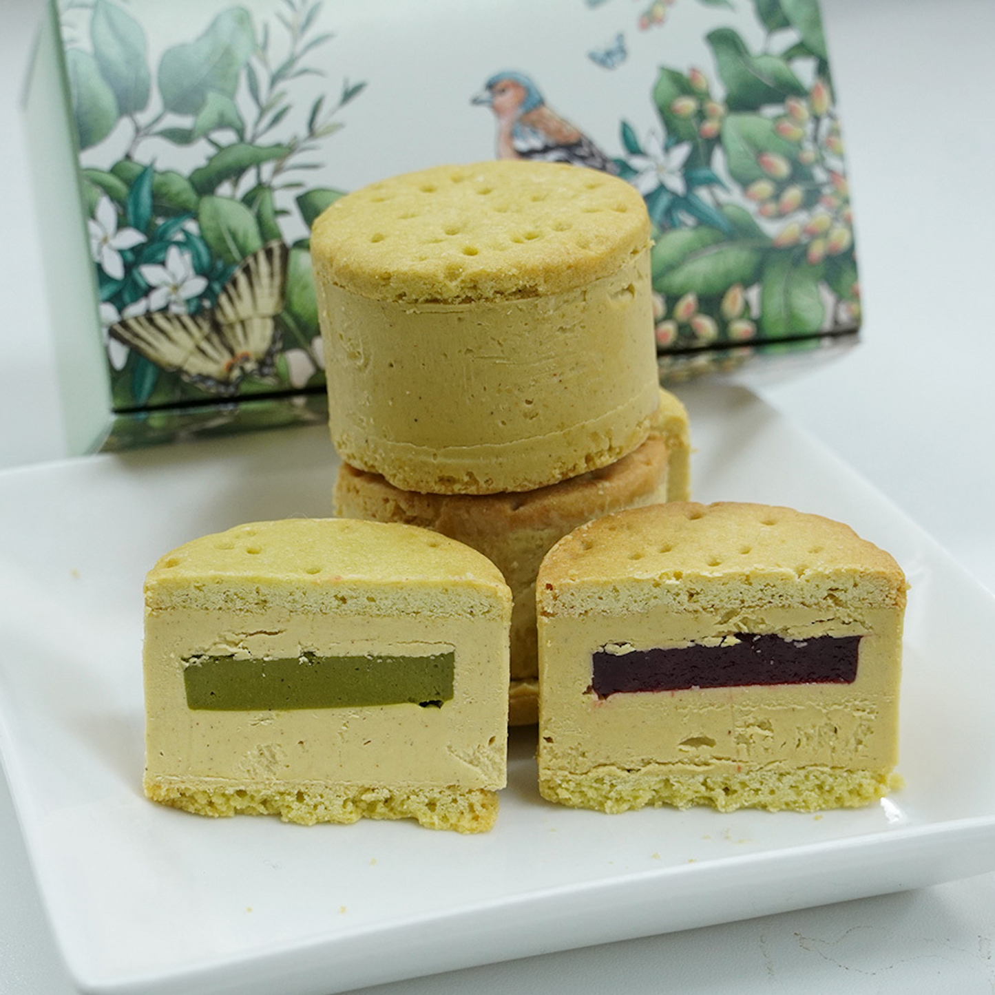 ピスタチオバターサンド 超ピスタチオ・チェリー